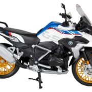 Maisto presents a meticulously crafted scale replica of the BMW R1250 GS image 2