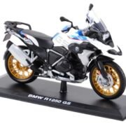 Maisto presents a meticulously crafted scale replica of the BMW R1250 GS image 4