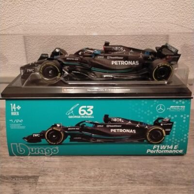 Bburago 1:24 F1 Mercedes #63 George Russell Diecast Model